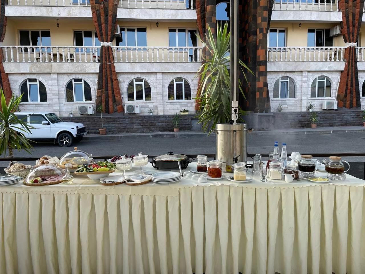 Grand Hotel Kapan, Armenia Extérieur photo