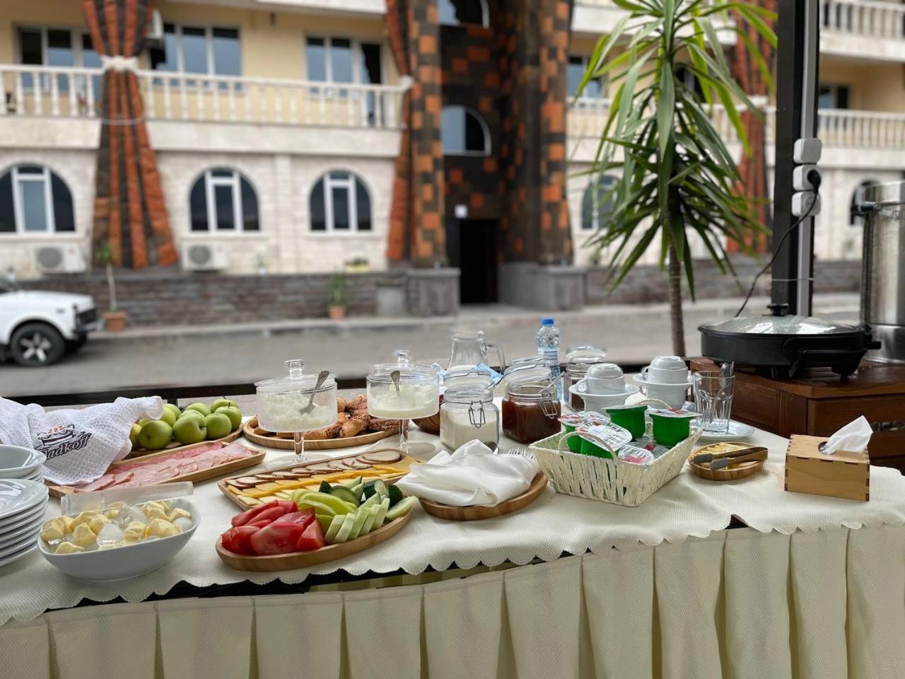 Grand Hotel Kapan, Armenia Extérieur photo