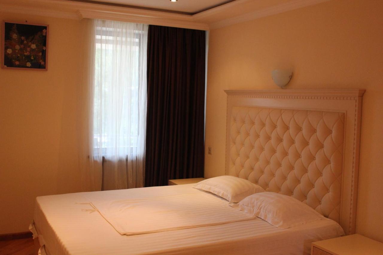 Grand Hotel Kapan, Armenia Extérieur photo